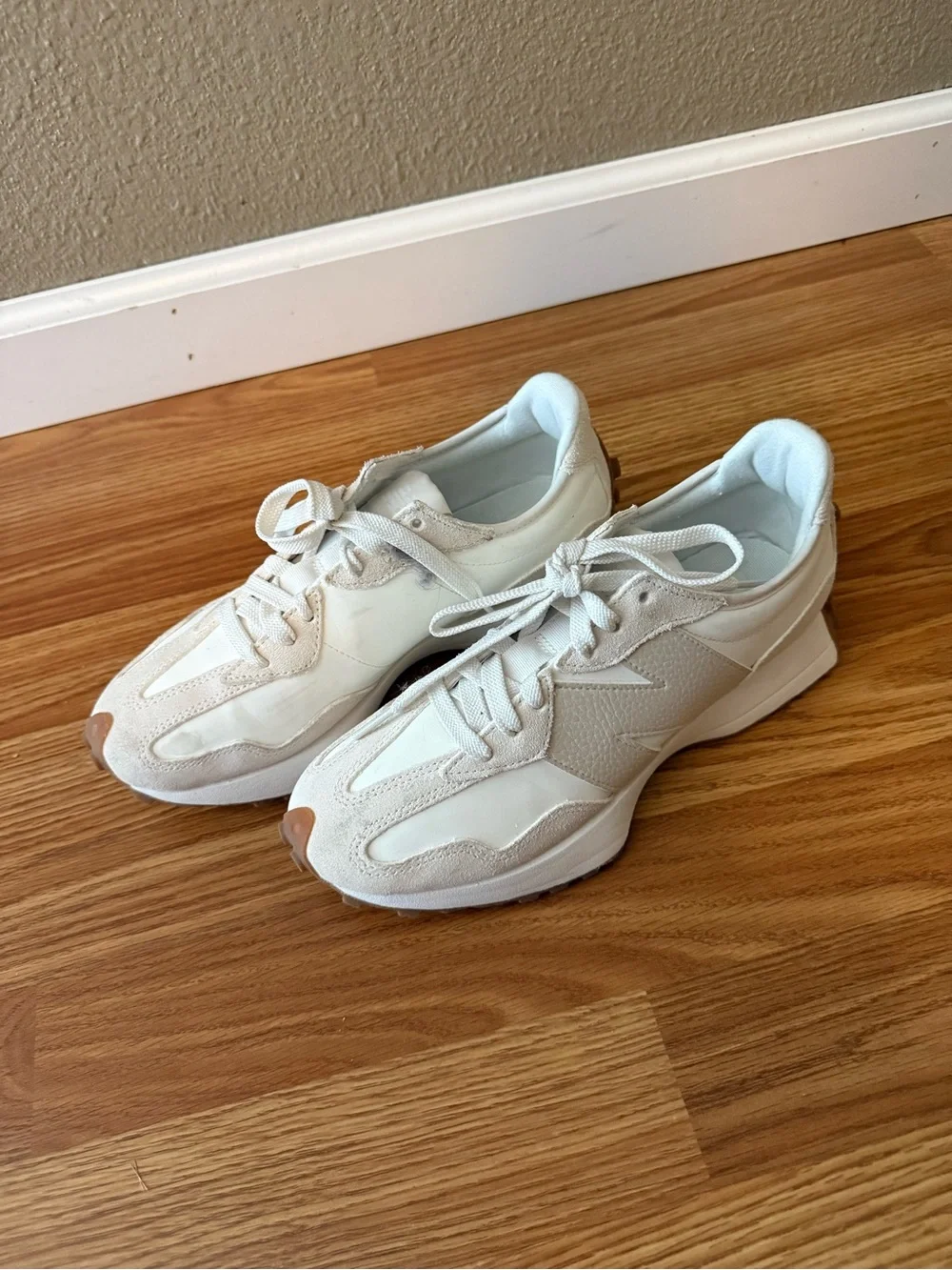 New Balance Women's Cream/Tan Retro Runner Sneakers